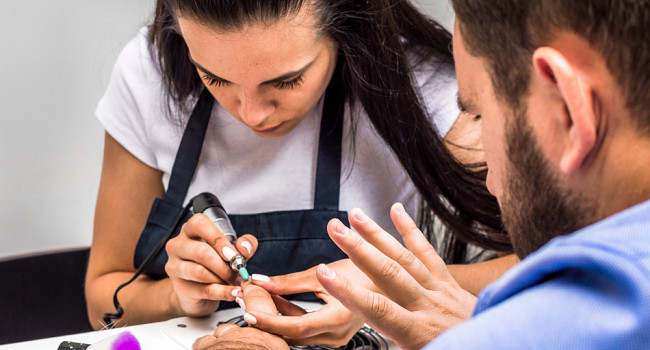 Маникюр мужской в салоне красоты "Бабетта & Ко" Санкт-Петербург - изображение 1