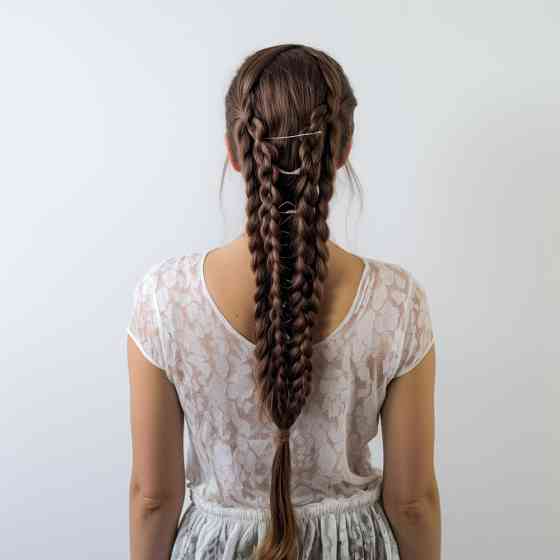 Плетение кос в салоне красоты "Мастерская стилистов" Санкт-Петербург