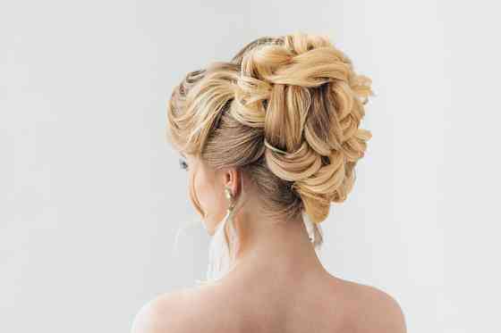 Плетение кос в салоне красоты "Мастерская стилистов" Санкт-Петербург