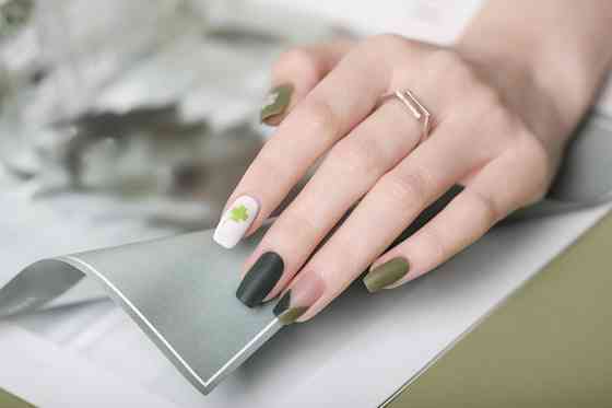 Покрытие ногтей гель-лаком Санкт-Петербург