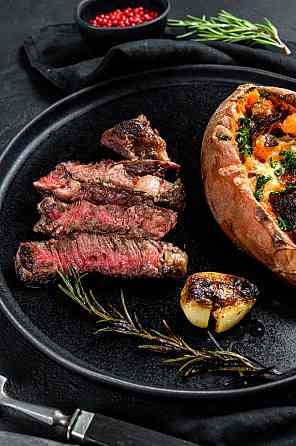 Мясная кухня: сочные стейки и фирменные блюда Санкт-Петербург